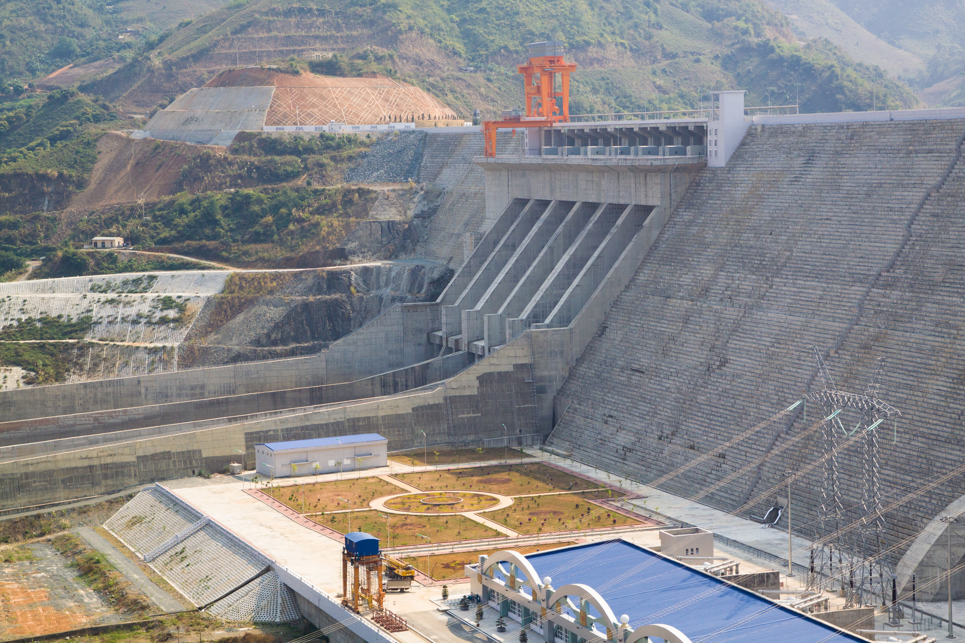 Dam intakes and spillways