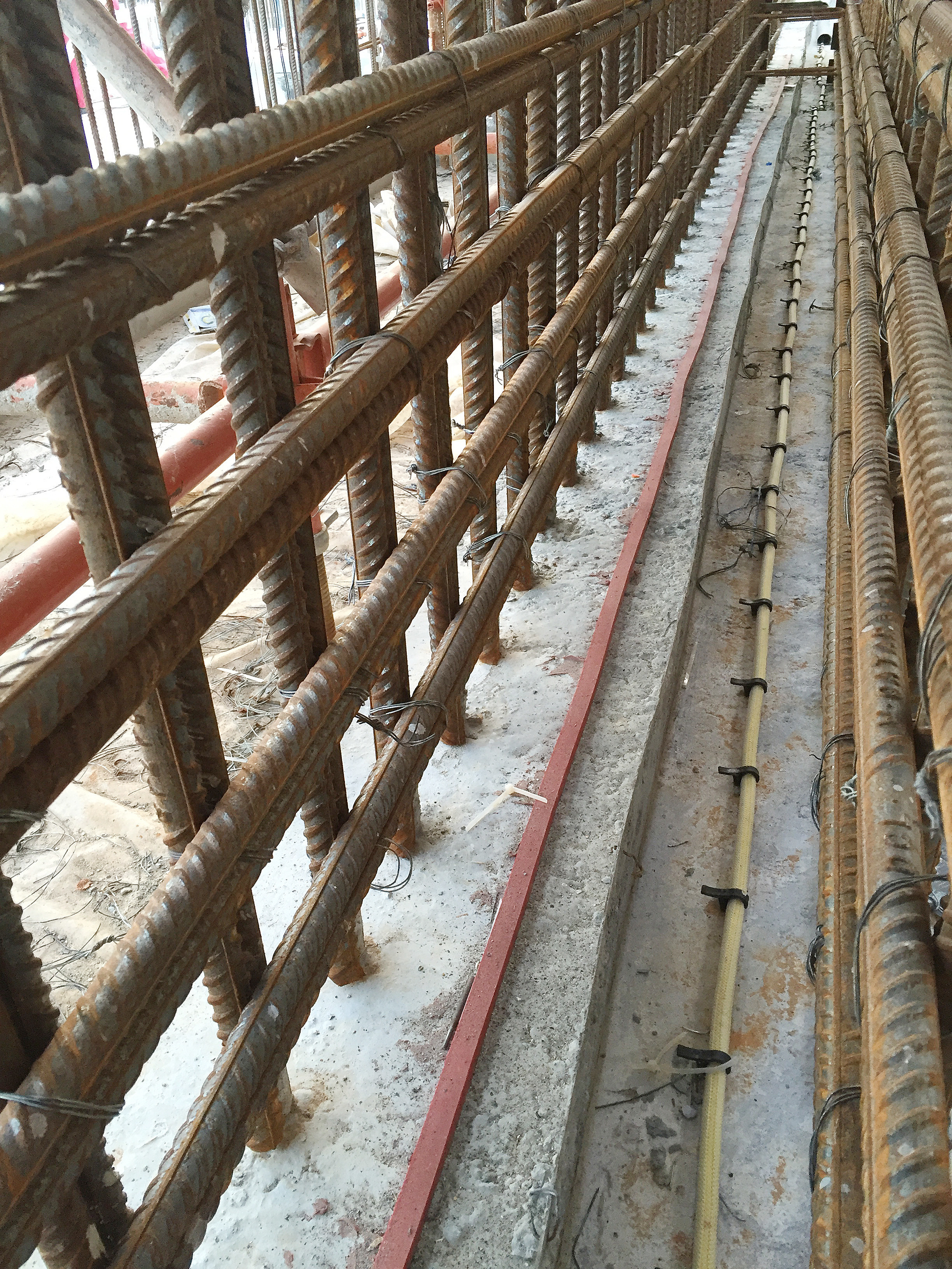 Application of SikaFuko® injection hose system Application of joint waterproofing - Sikafuko Injection